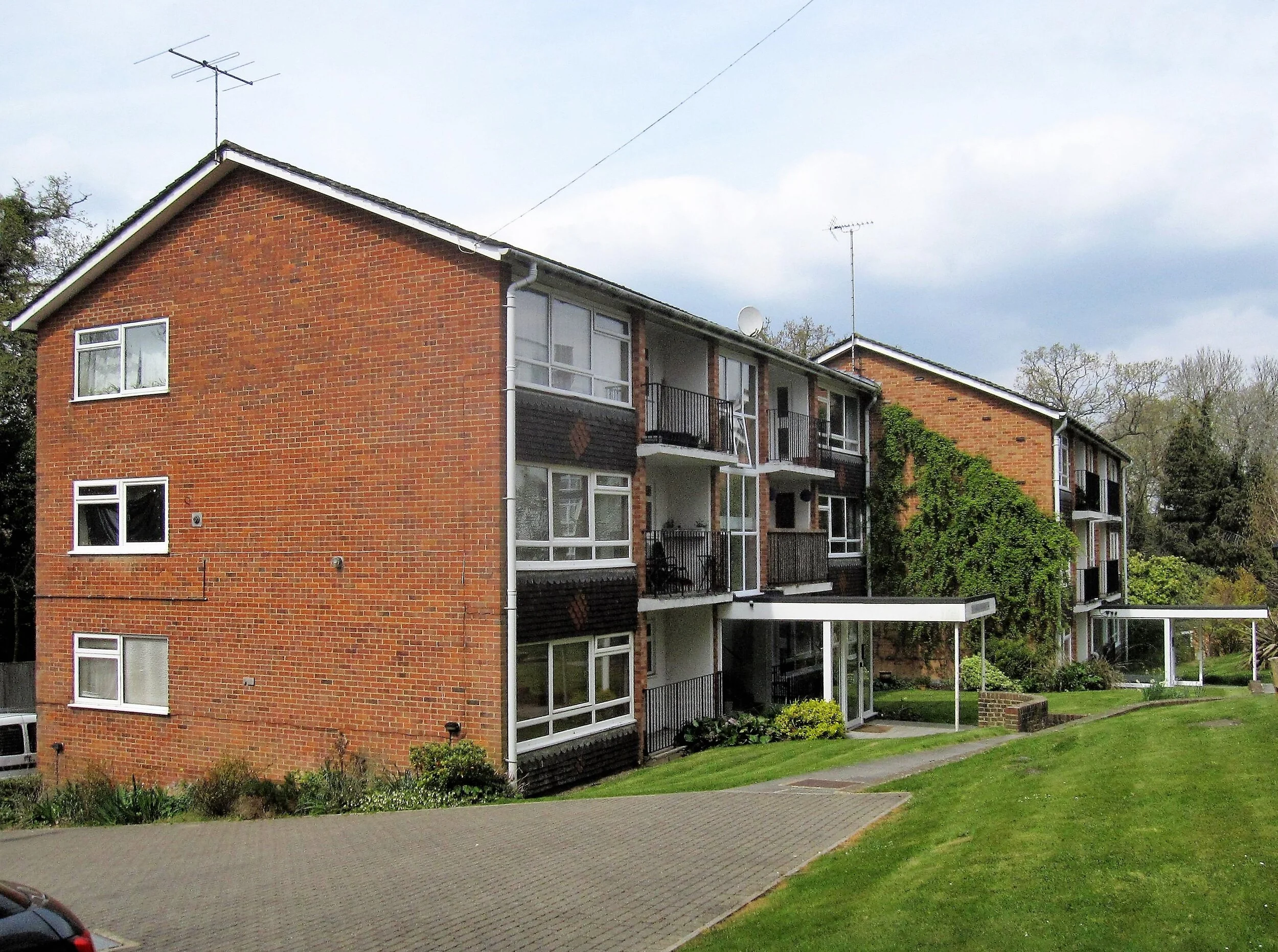 IMG_4991  Shelley Court, April 2019.JPG