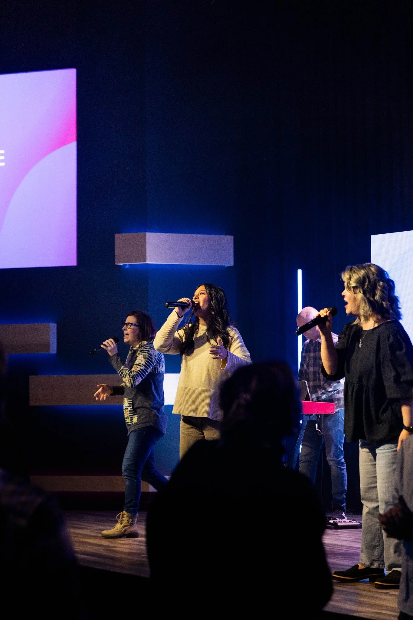 Every handshake, every laugh, every moment: it all matters! 🤝