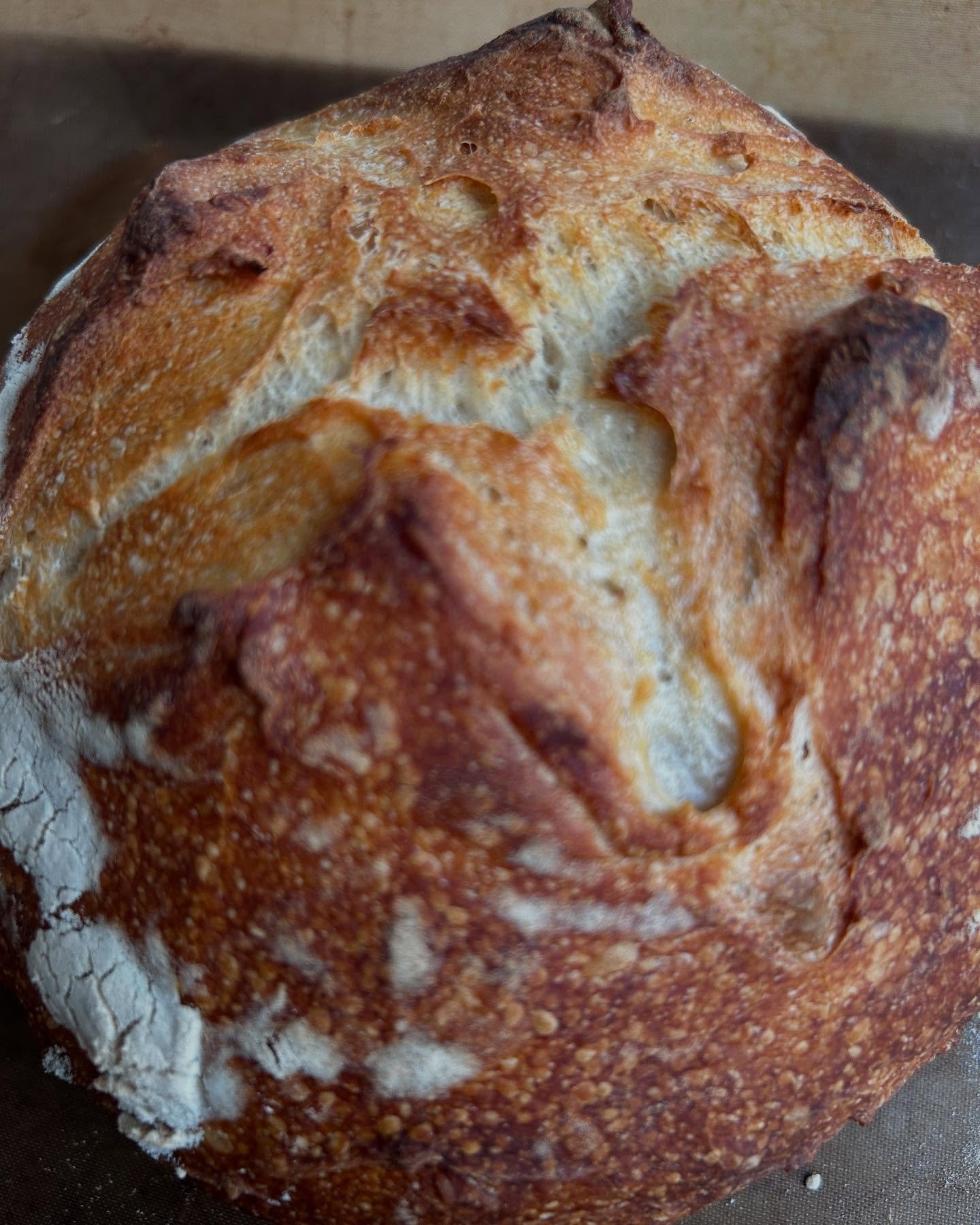 Very happy 😃 with my second attempt at making a sourdough loaf after a brilliant baking day with @mabakerbakes 

The techniques she teaches are brilliant and there's no endless kneading involved! 

#breadclass #bakinggoals #londoncookingclass #swlon
