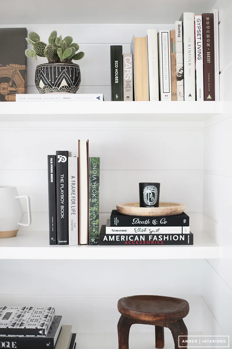 Colour Coordinated Shelfie with earthy tones and neutral colours by @amberinteriors
