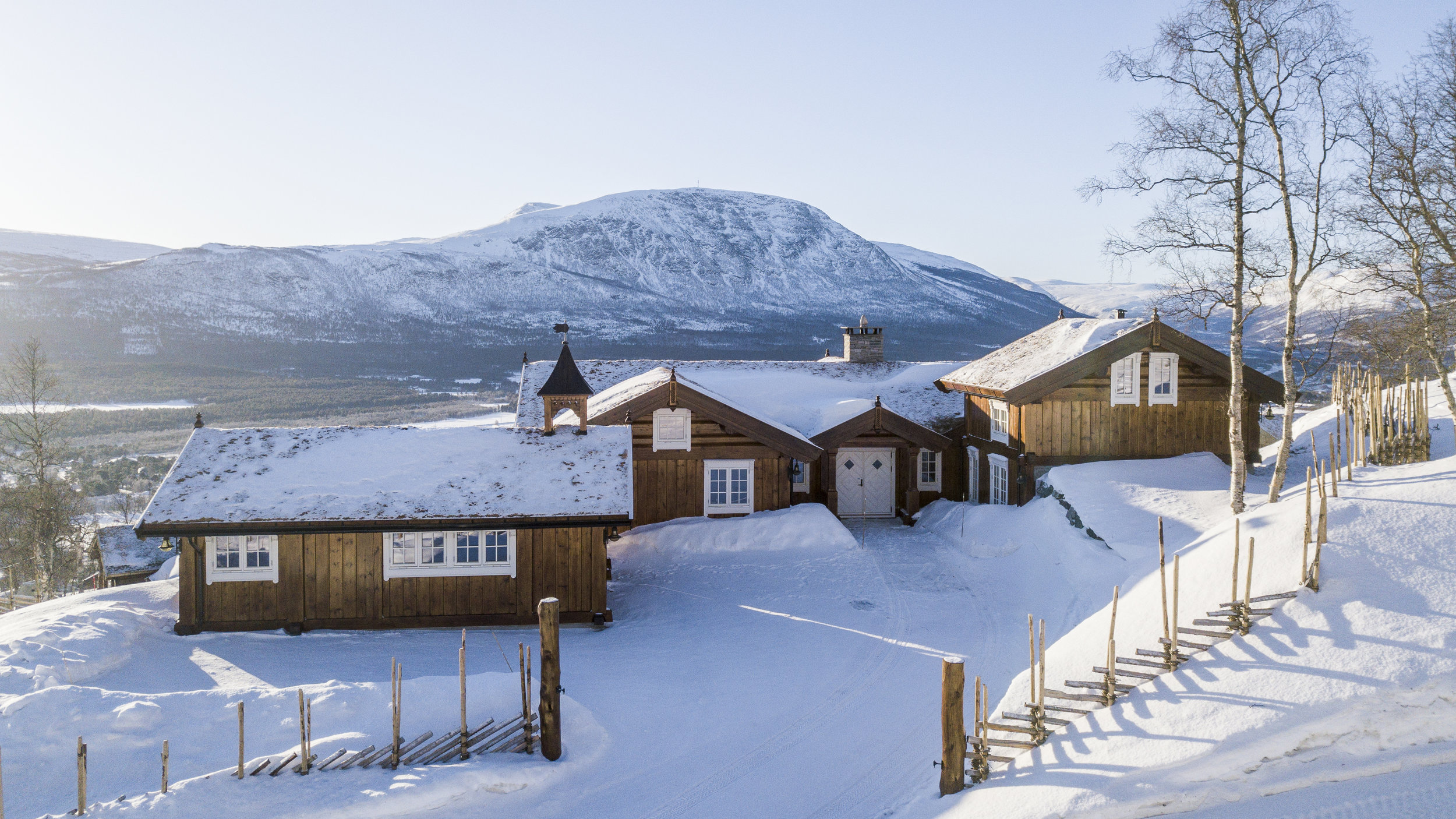 Gjendemsjø_hytte oppdal01.jpg
