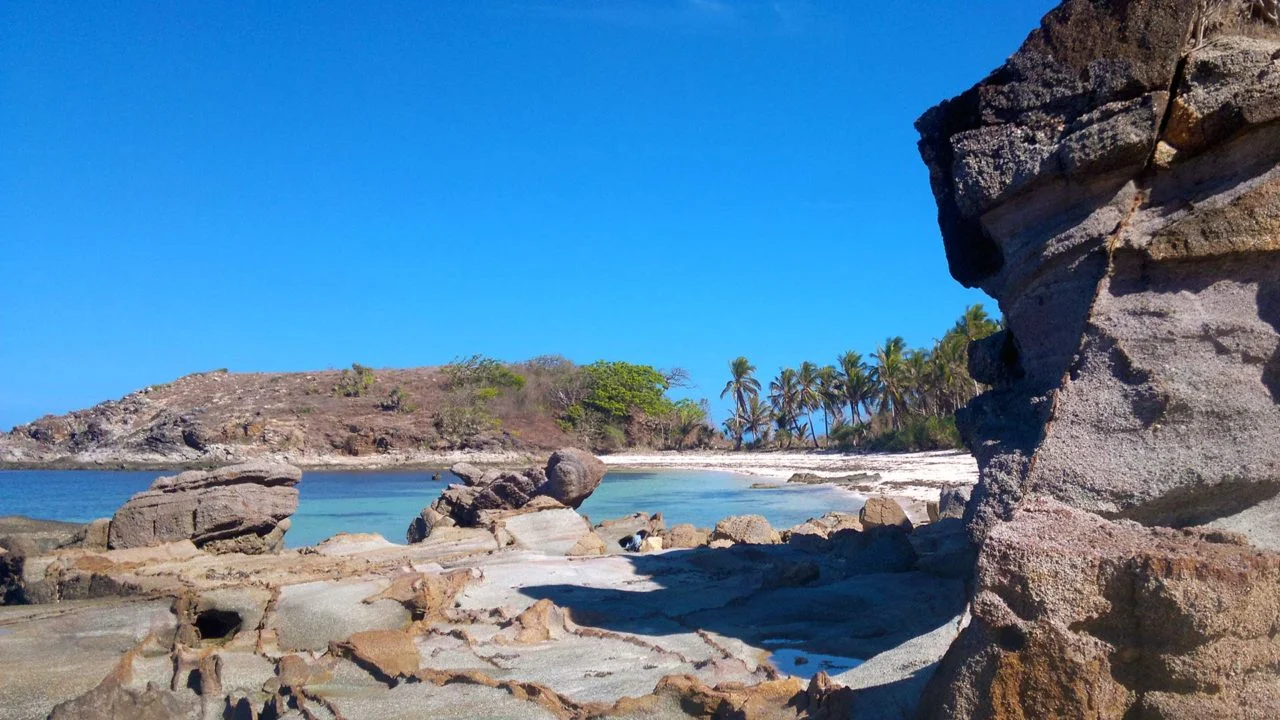 patoyo island.jpg