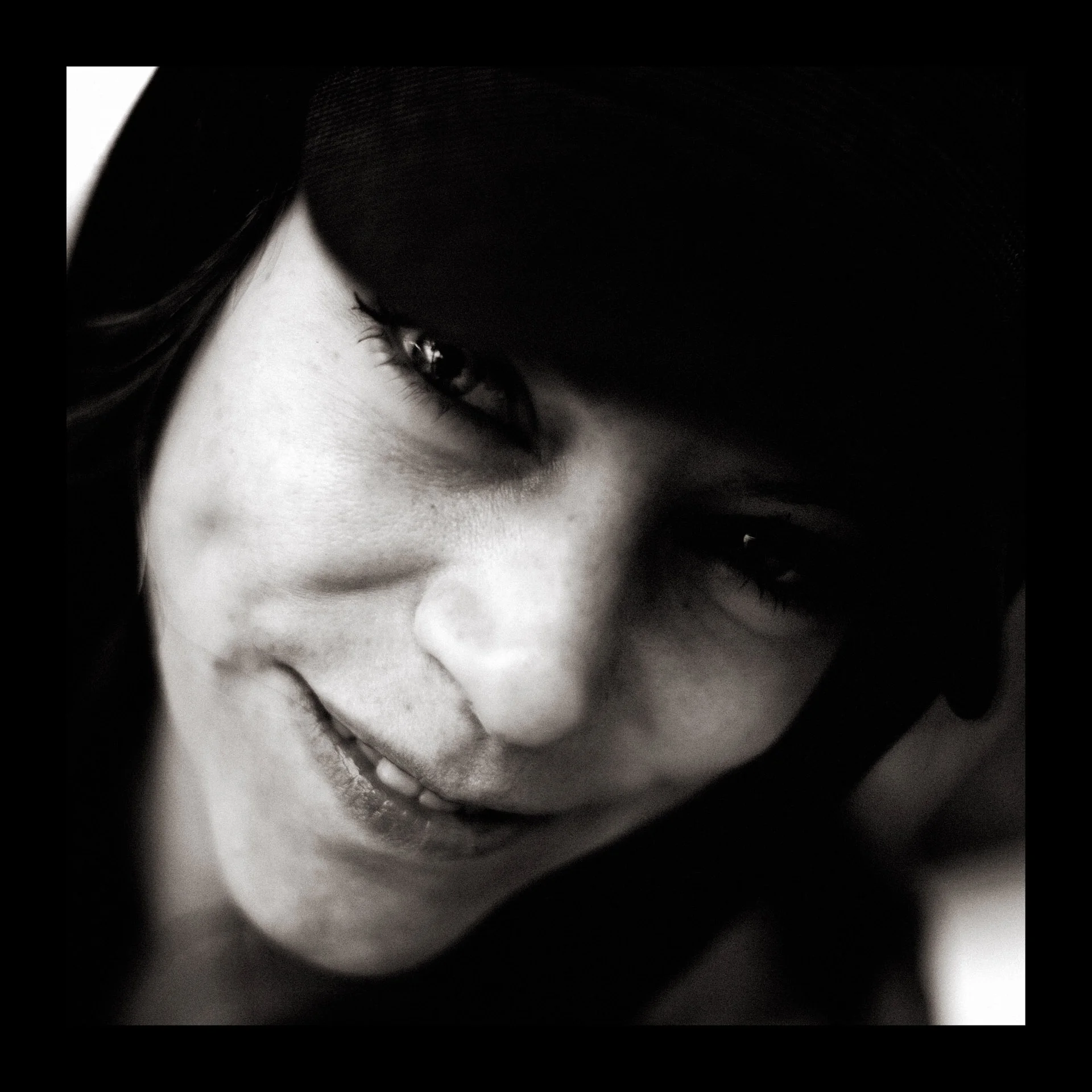 14 - Lorianne - Lots of stories.jpg