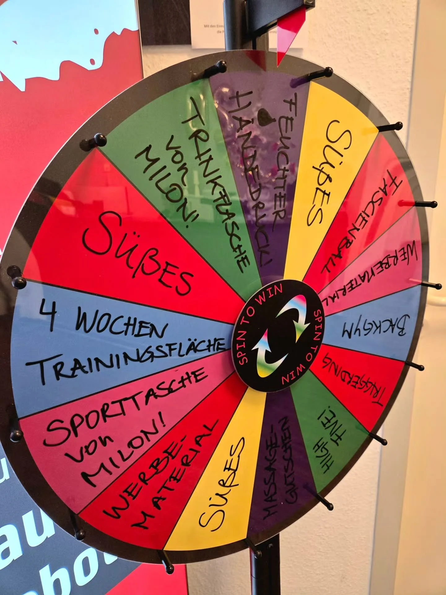 🎡🥳 Gl&uuml;cksrad Aktion zum Jubil&auml;um 🥳🎡
.
Es warten viele sch&ouml;ne Gewinne! 
1 x Drehen = 1 Euro Einsatz 
.
An beiden Standorten!
.
Mit den Einnahmen der Aktion wollen wir die Parkinson Selbsthilfegruppe unterst&uuml;tzen!
.
Preise solan