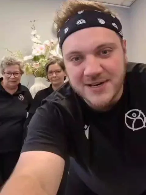 🎉 20 Jahre THERAPIEPUNKT &ndash; wow!
Wir als Team sind einfach nur dankbar f&uuml;r all die sch&ouml;nen Momente, die wir mit euch erleben durften. 💙
Unser erstes Wort zum Jubil&auml;um ist klar: DANKE an euch alle!

Teil 1 mit Nik, Nora, Frauke ⏩