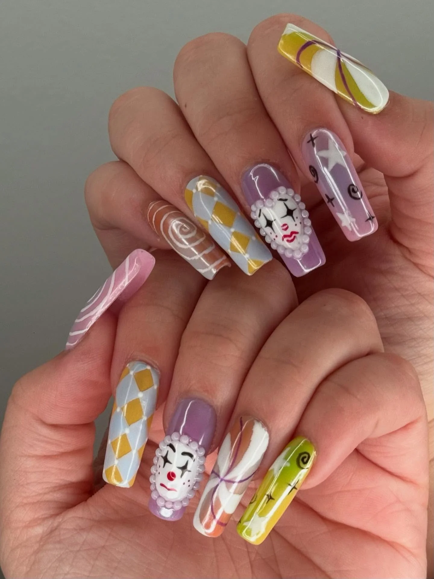 🤡Clowning around 🤡
.
.
.
.
#gelx #nailart #hamiltonnailsalon #hamont