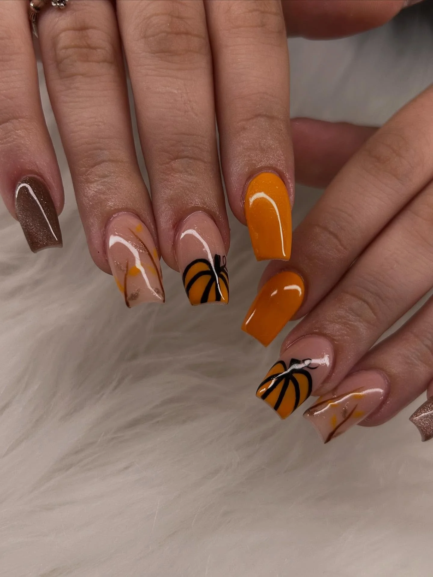 You know it&rsquo;s pumpkin spice season right? #fallnails #hamiltonnails