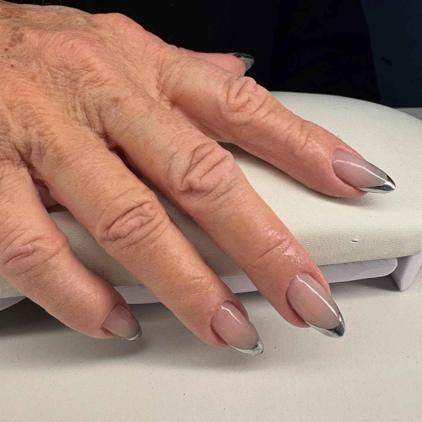 A crispy chrome French for the girlies who want to be festive but not toooo festive #chromefrench #christmasnailart #hamiltonnailsalon