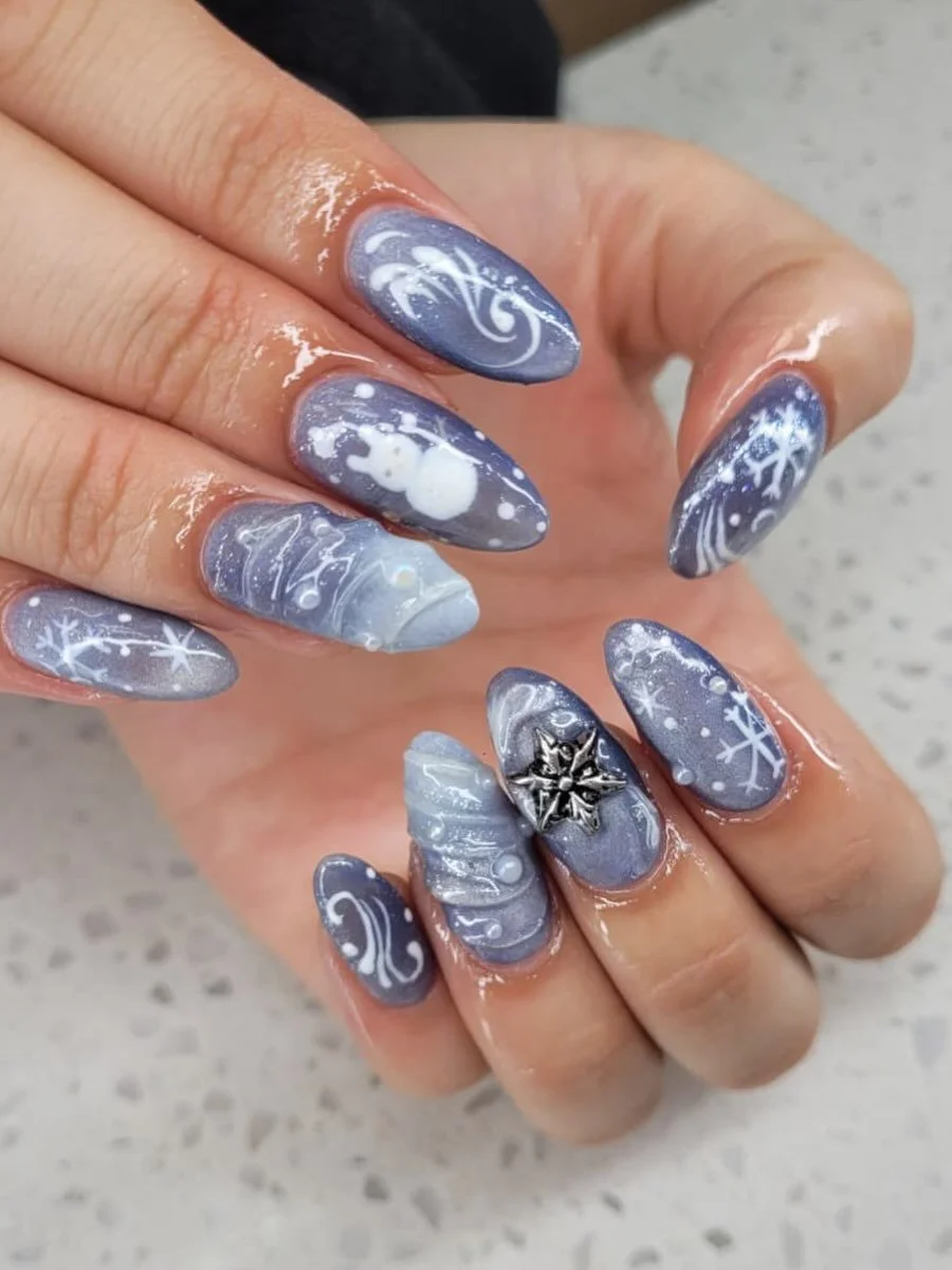 tis the season&hellip;🎅❄️🎄 #naildump #holidaynails #nailinspo #glamourousnails