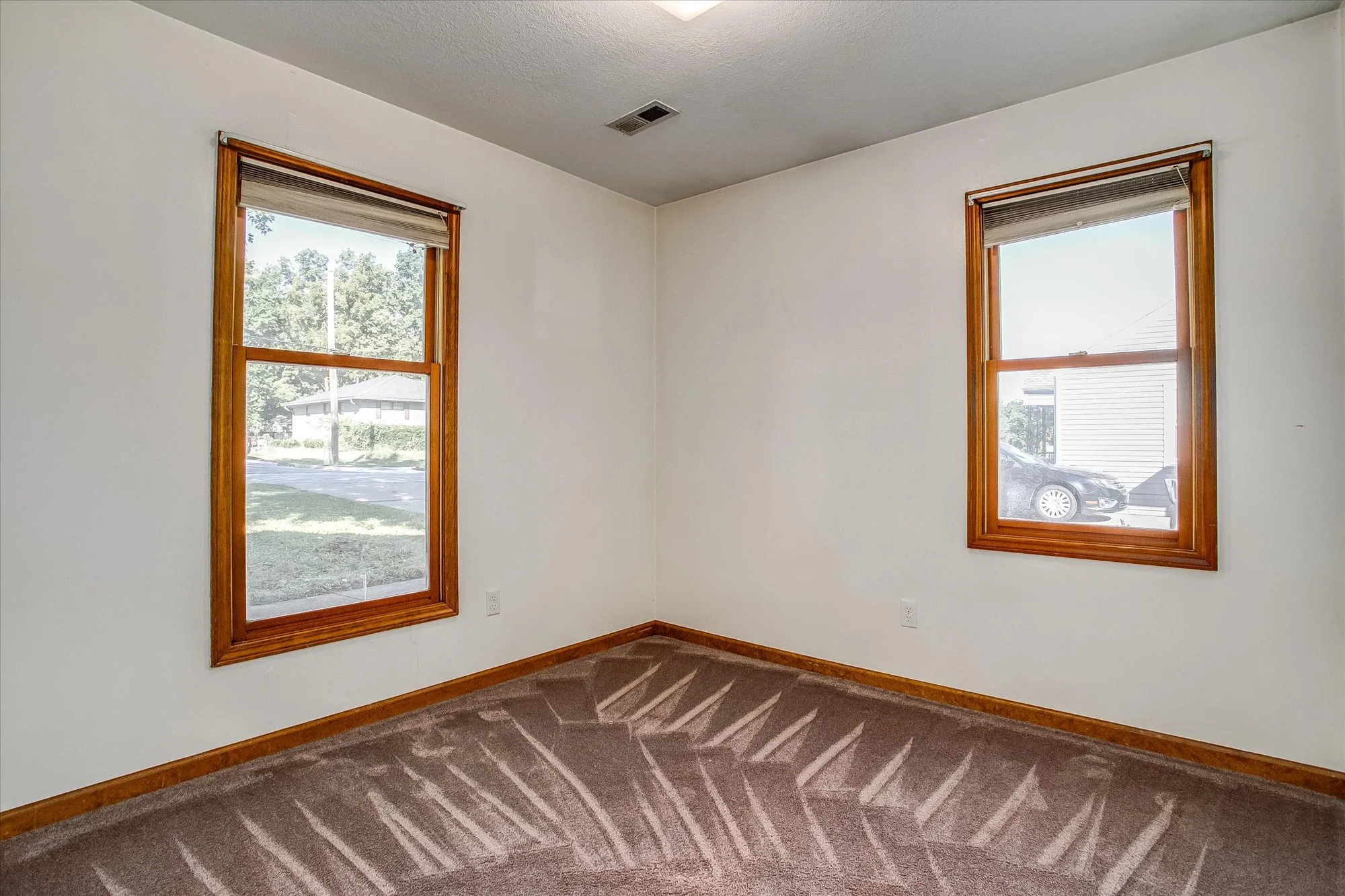 21-514onehalfSW15thSt (21 of 26).jpg