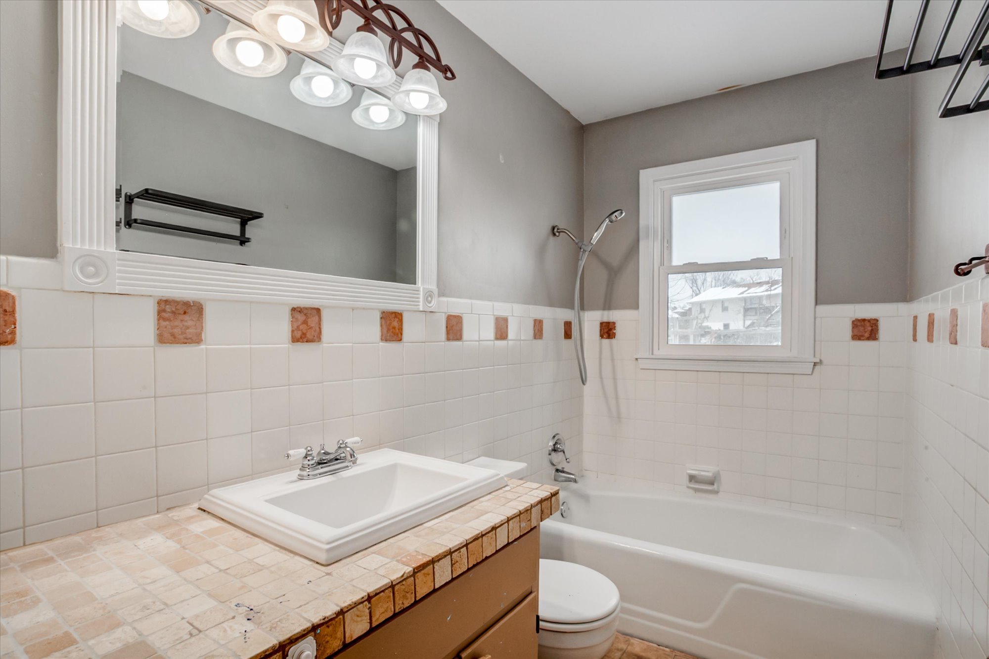 15-305WisconsinAve (15 of 28).jpg