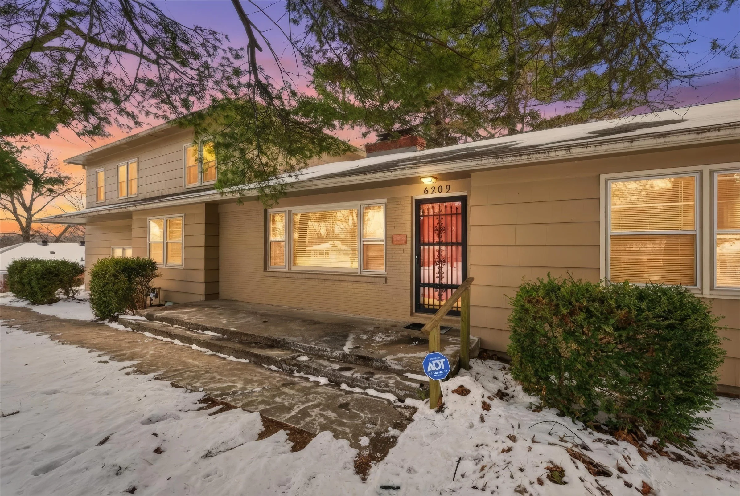 03-6209 NW Tower Dr.jpg