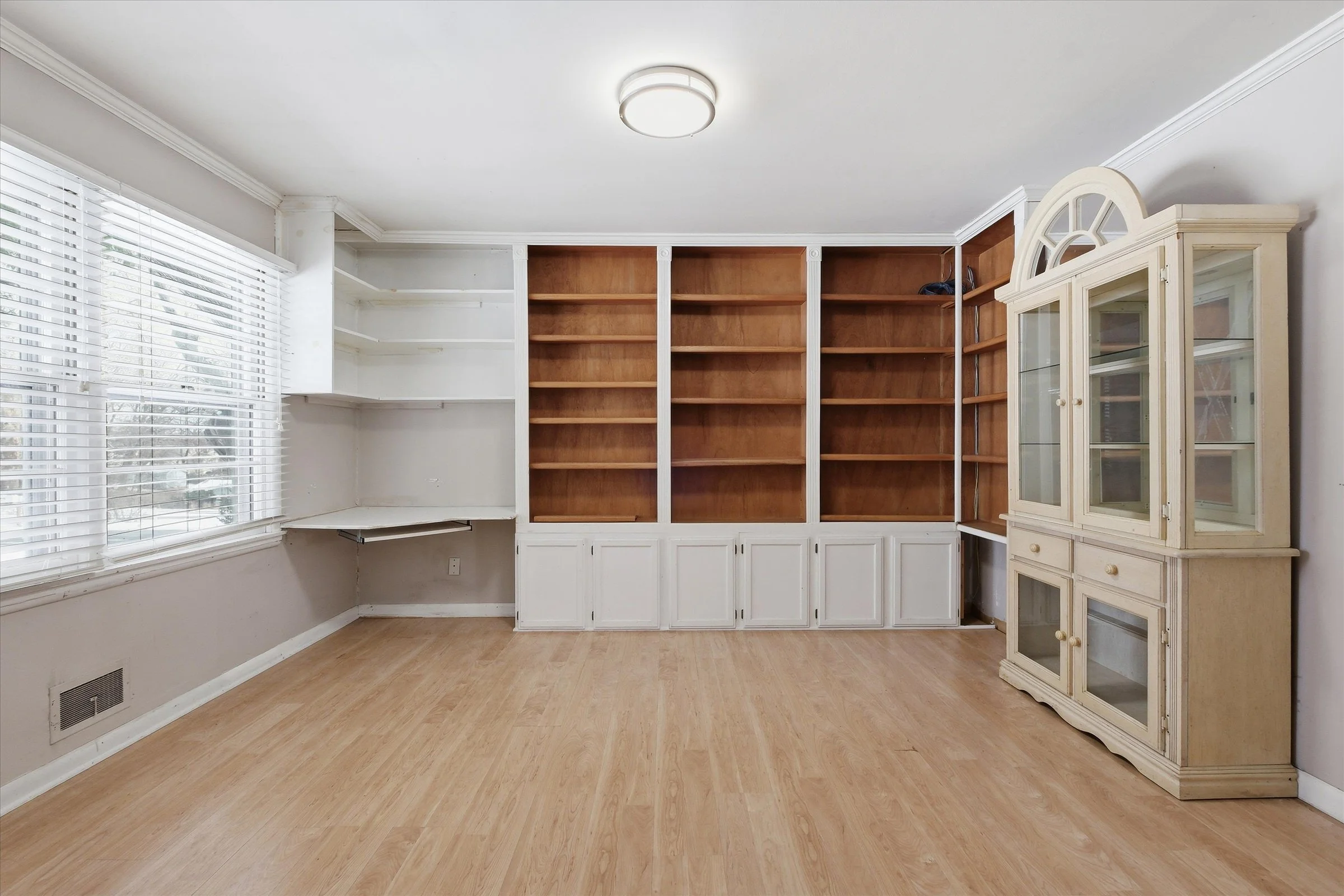 08-6209 NW Tower Dr.jpg