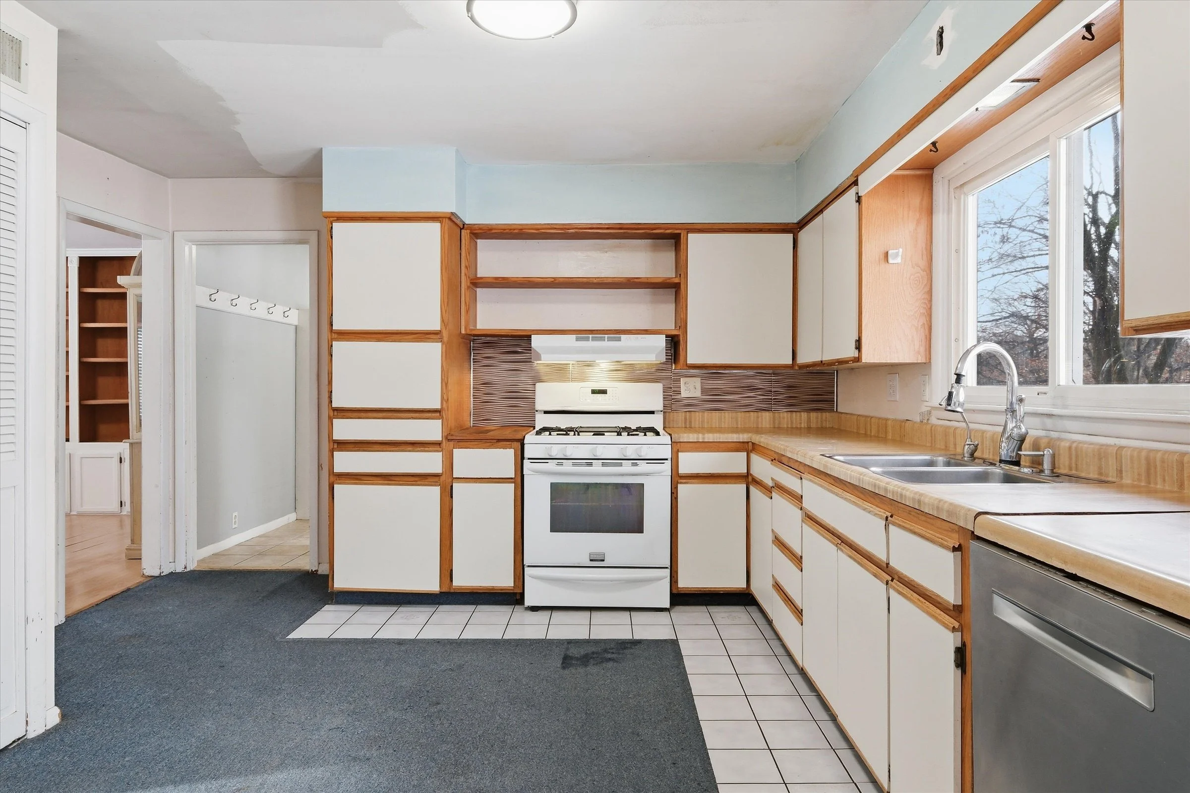 11-6209 NW Tower Dr.jpg