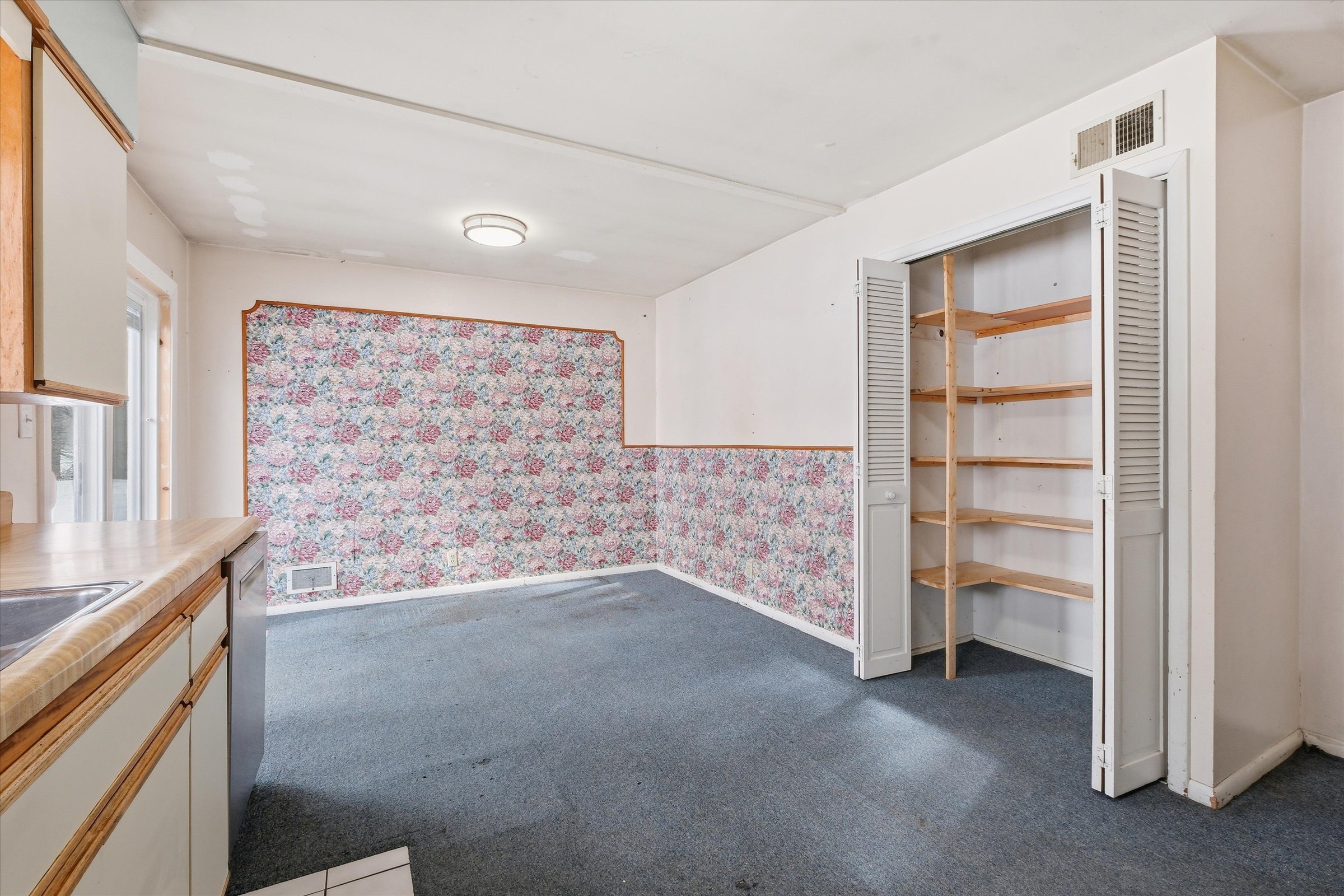 14-6209 NW Tower Dr.jpg