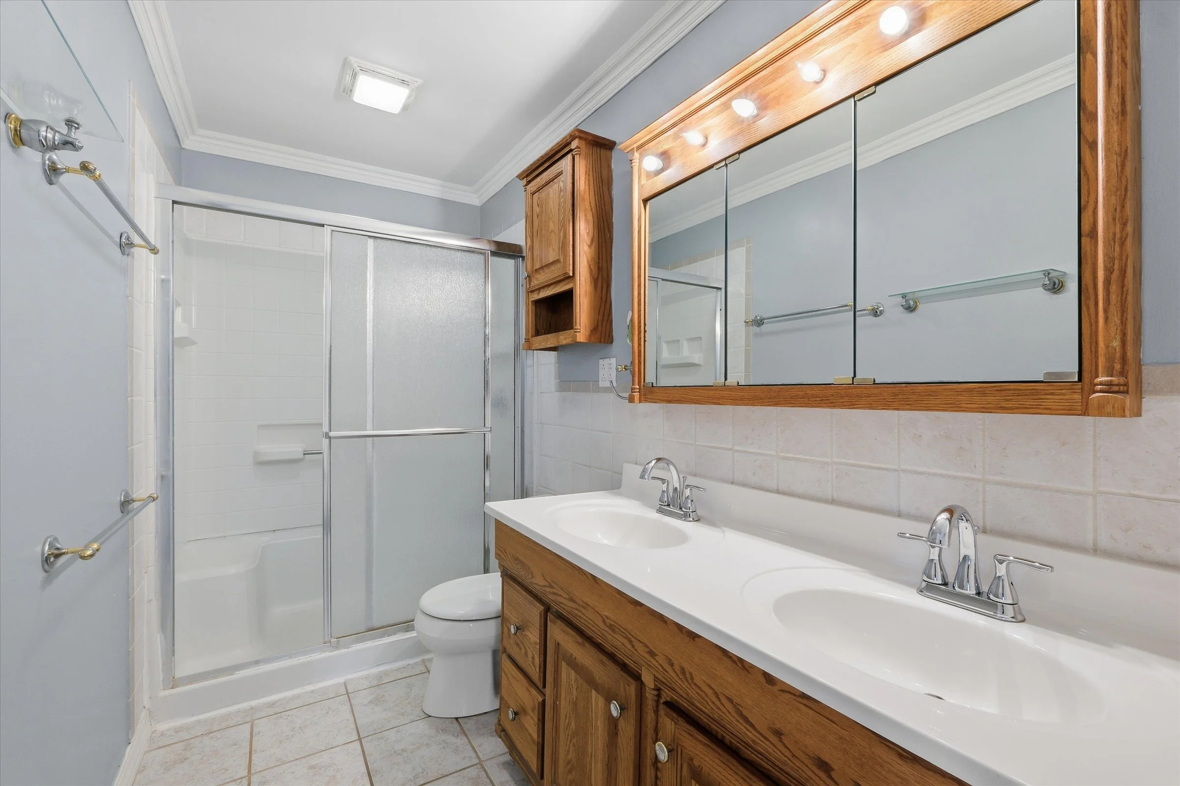 20-6209 NW Tower Dr.jpg