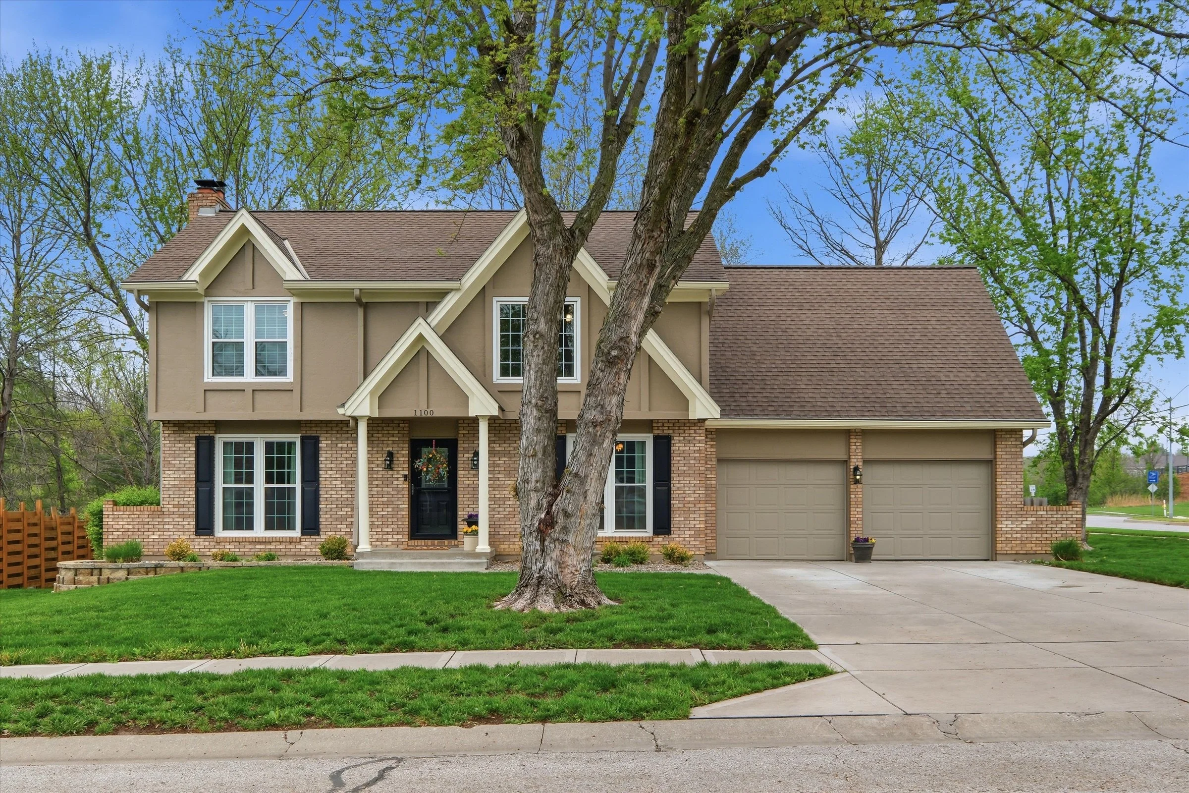 JUST LISTED: Spacious 2-Story in Liberty Schools