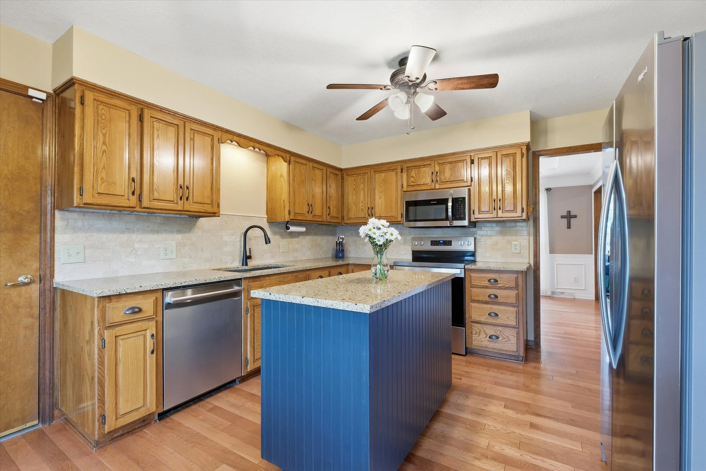 17-1100 Wellington Way.jpg