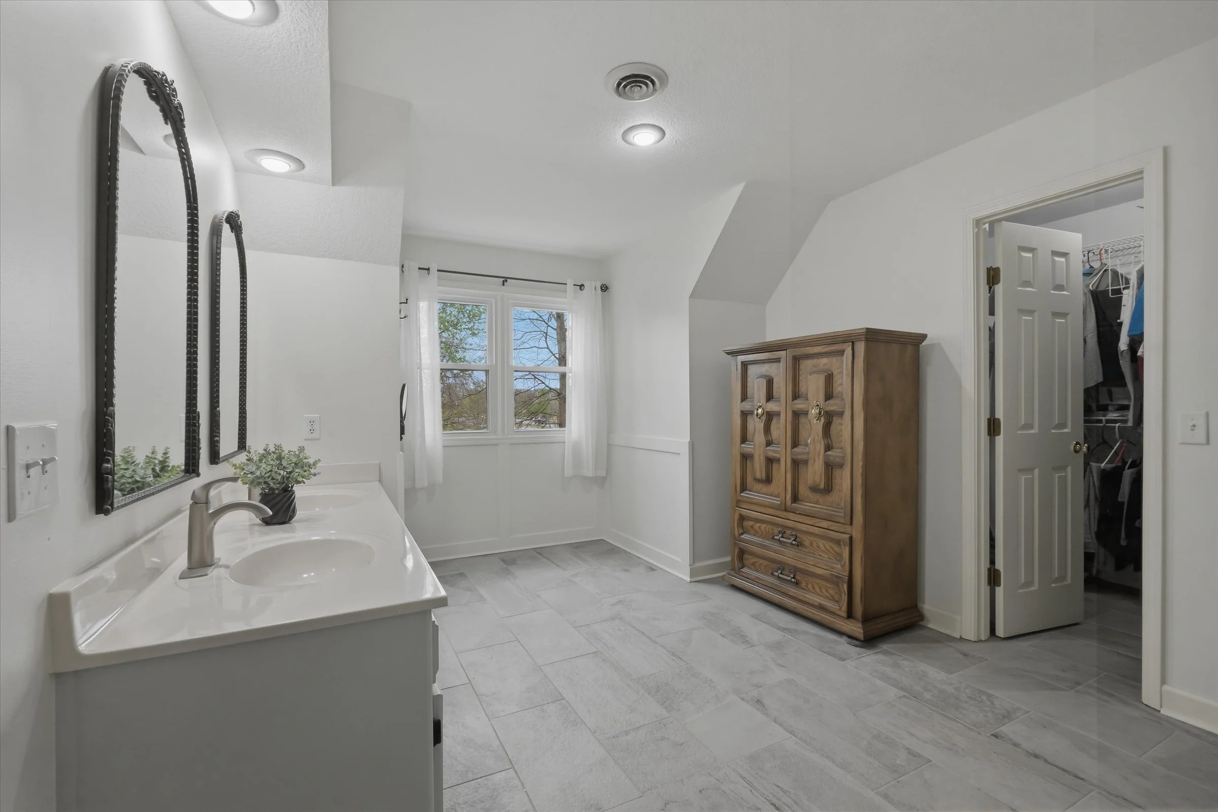 30-1100 Wellington Way.jpg