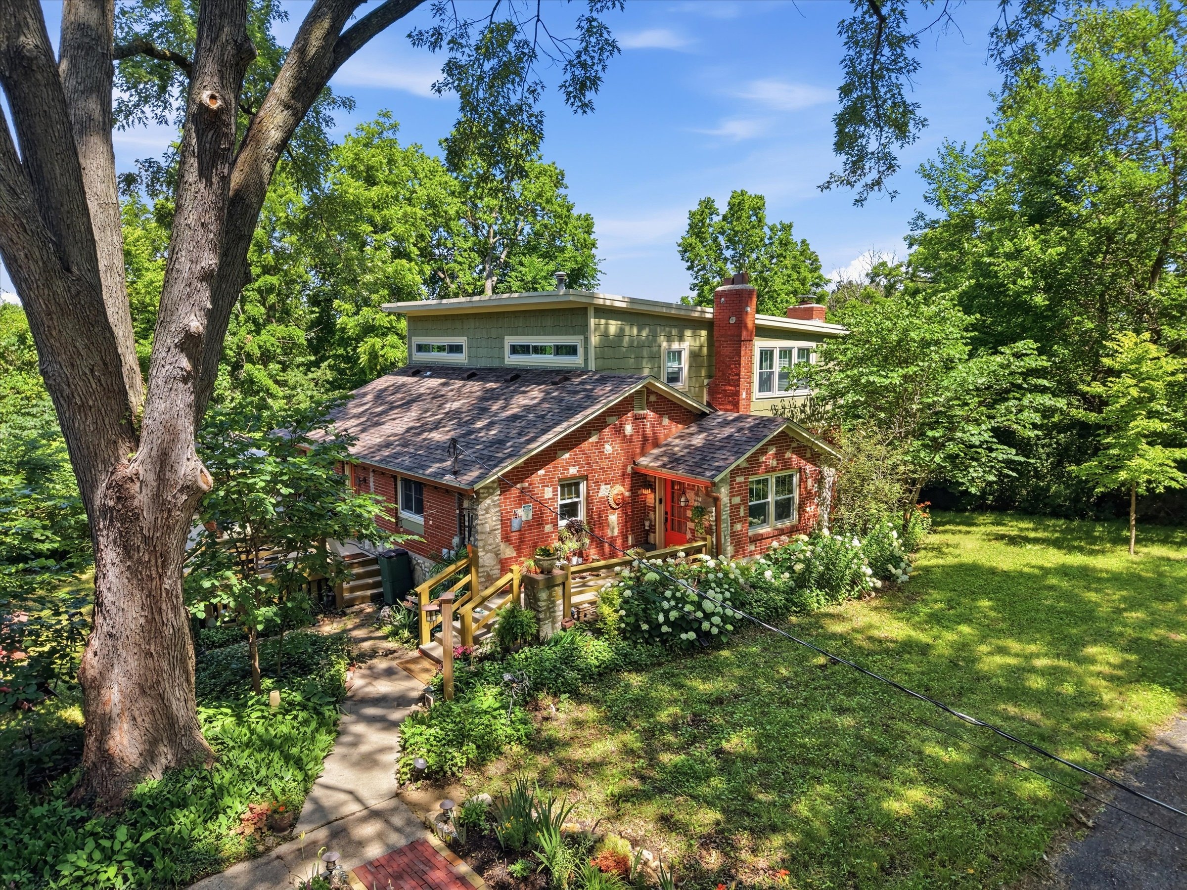 17-1300 Co Rd B.jpg