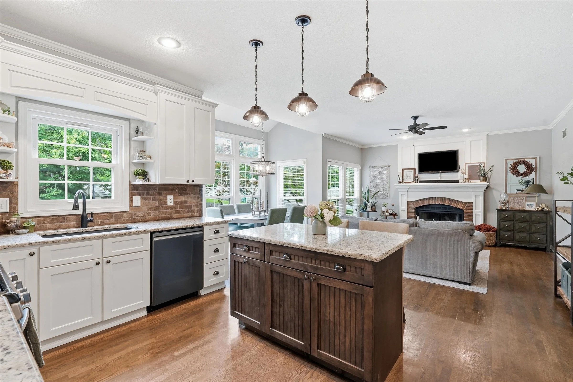 17-1320 NE 95th Terrace.jpg