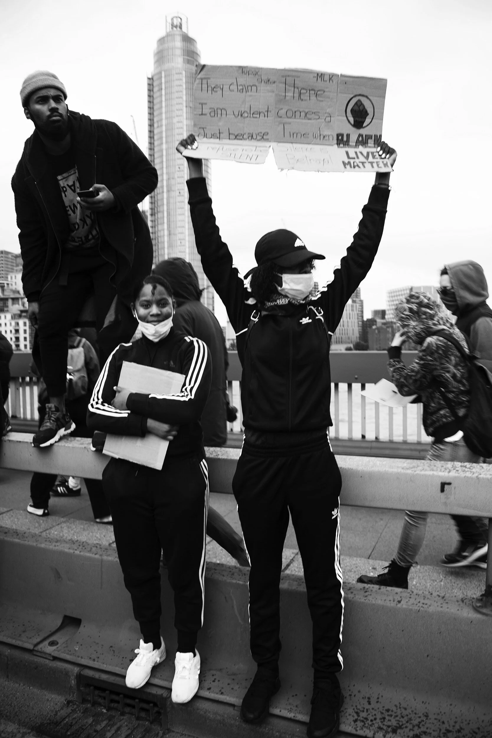 VB001LDNBLM032_web.jpg