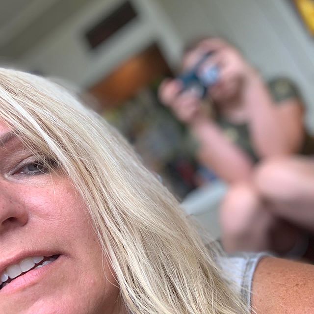 🌴Trying to sneak a selfie of me and my niece who is refusing photos! 🌴when is it that kids start to refuse those sweet teeth grins and are &lsquo;too cool 😎 for school&rsquo;?! 🌴Family vacations can be tough and rewarding all the same, especially
