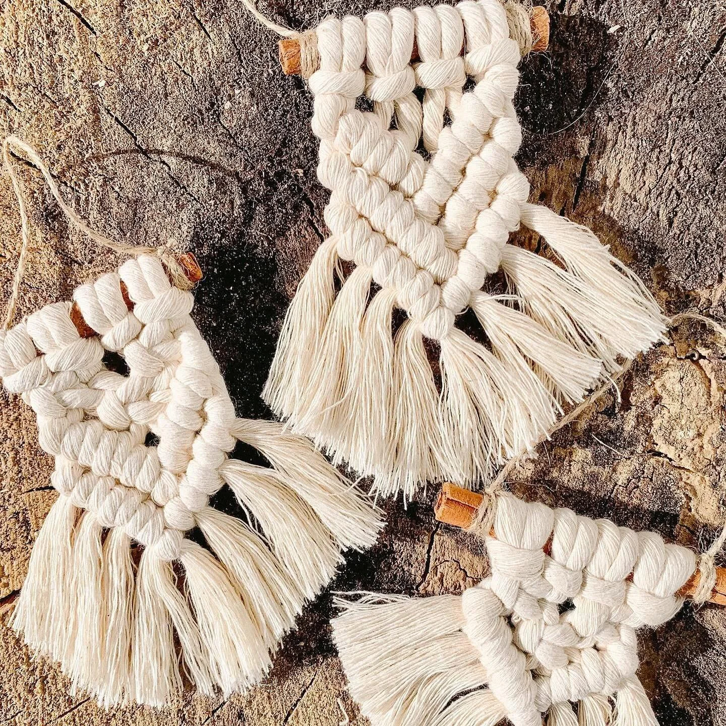 ✨ Let&rsquo;s get knotty this Sunday! ✨

Join me at the Harvest &amp; Holly Market at Lake County Fair Grounds in Crown Point, IN for a cozy Macram&eacute; Ornament Workshop 🪶🎄

We&rsquo;ll gather at a table by my booth at 1:30 PM to create a few b