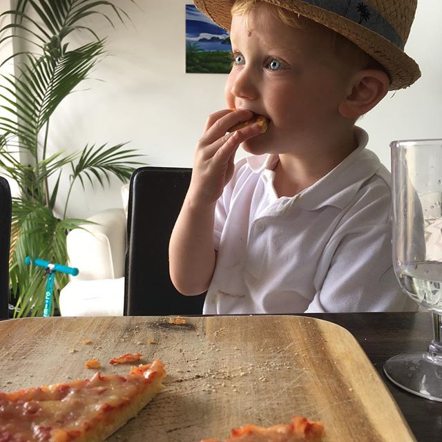 I NEVER learn how &lsquo;challenging&rsquo; it is to have a relaxing and enjoyable lunch out with two toddlers. You can read the new blog in my bio ☝️ about just that. 
#willlunchouteverberelaxingagain #toddlertantrums #mumblingsofamum