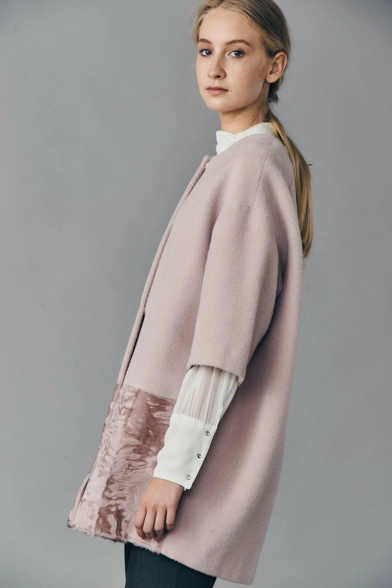COAT CHRISTA AT-189 Colors: soft rose, black Sizes: XS, S, M, L, XL