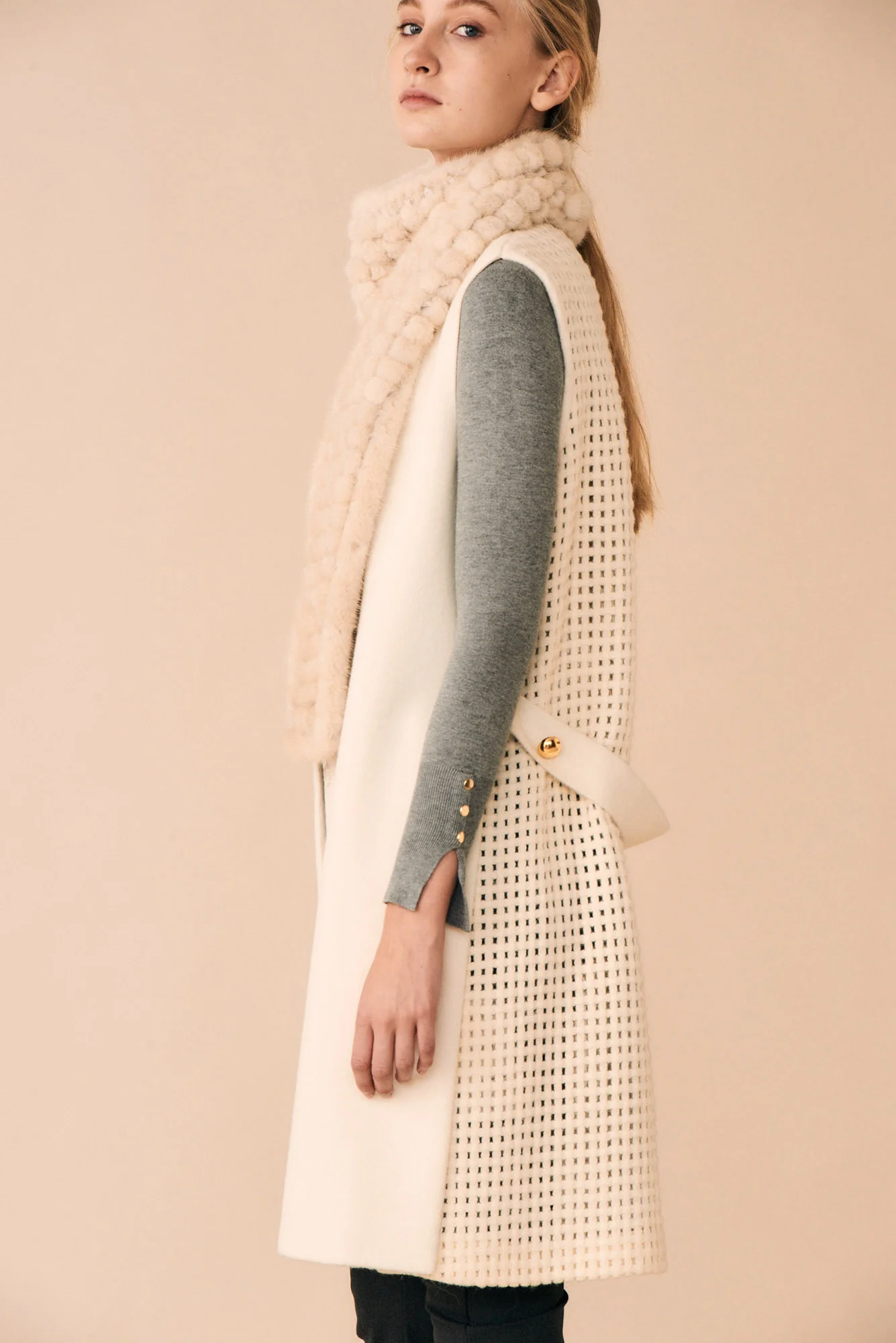 VEST MASIEL AT-319 Colors: winter white Sizes: XS, S, M, L, XL