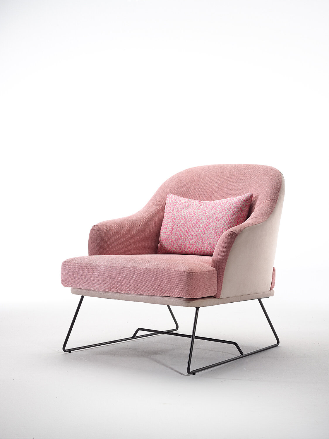 2. armchair CORAL [HIVE] 3.jpg