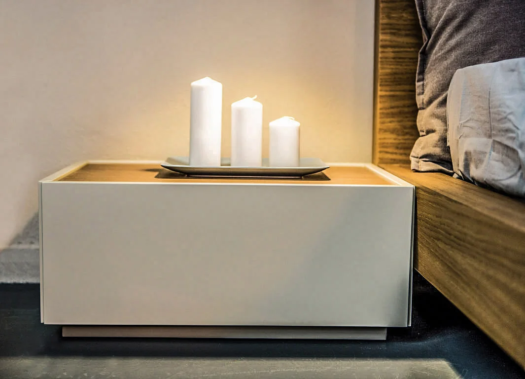 1. bedside FAY FREE 3.jpg
