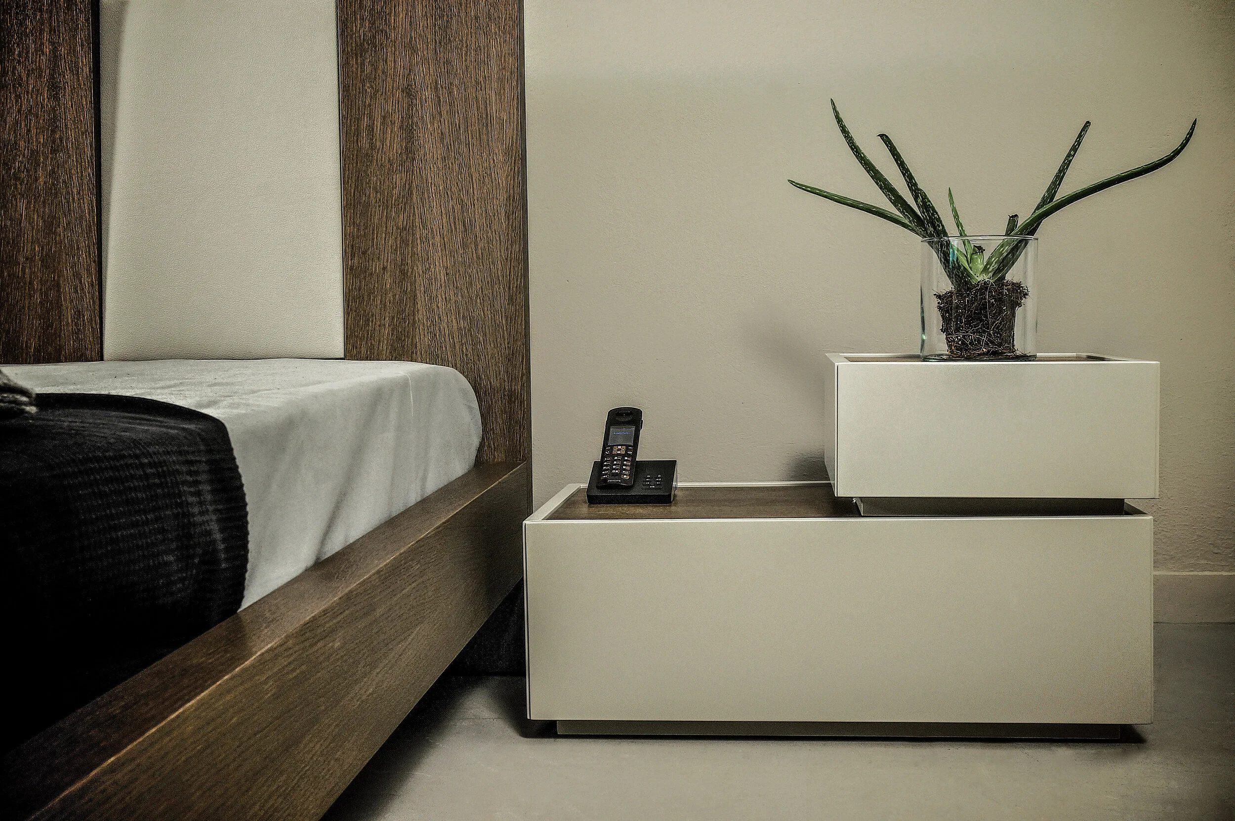 1. bedside FAY FREE 2.jpg