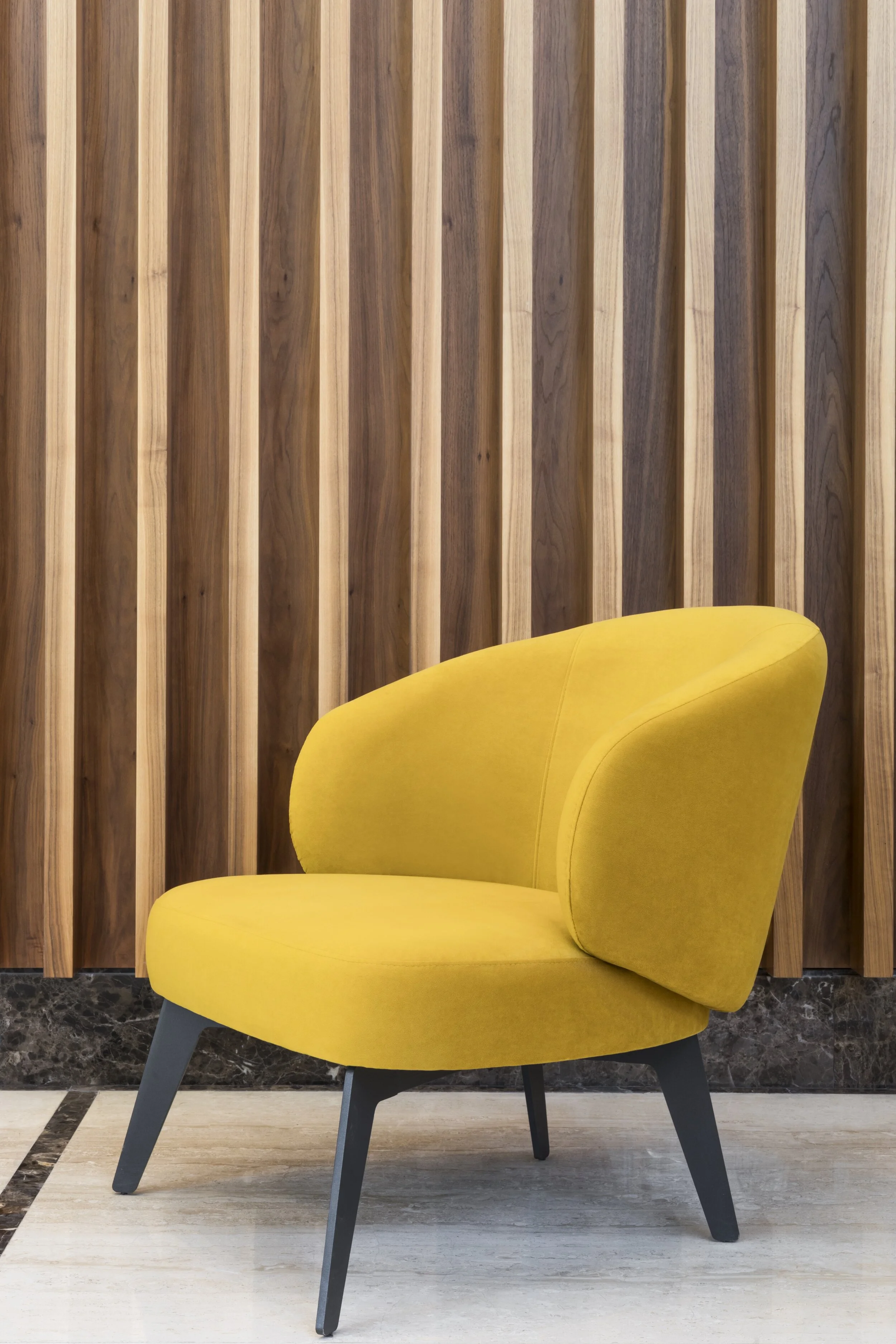 9. armchair GOLD [BAKER] 2.jpg