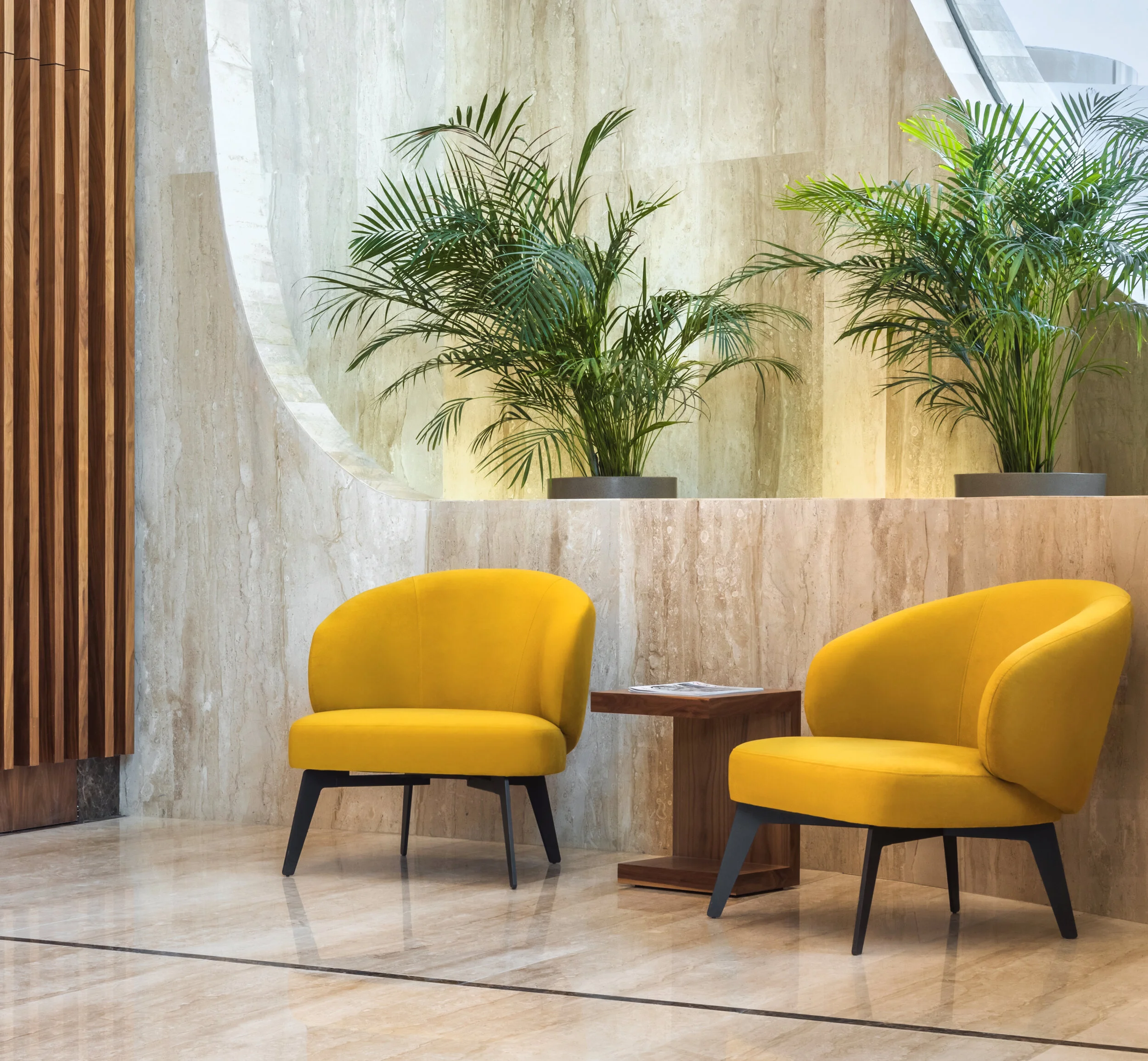 9. armchair GOLD [BAKER] 1.jpg