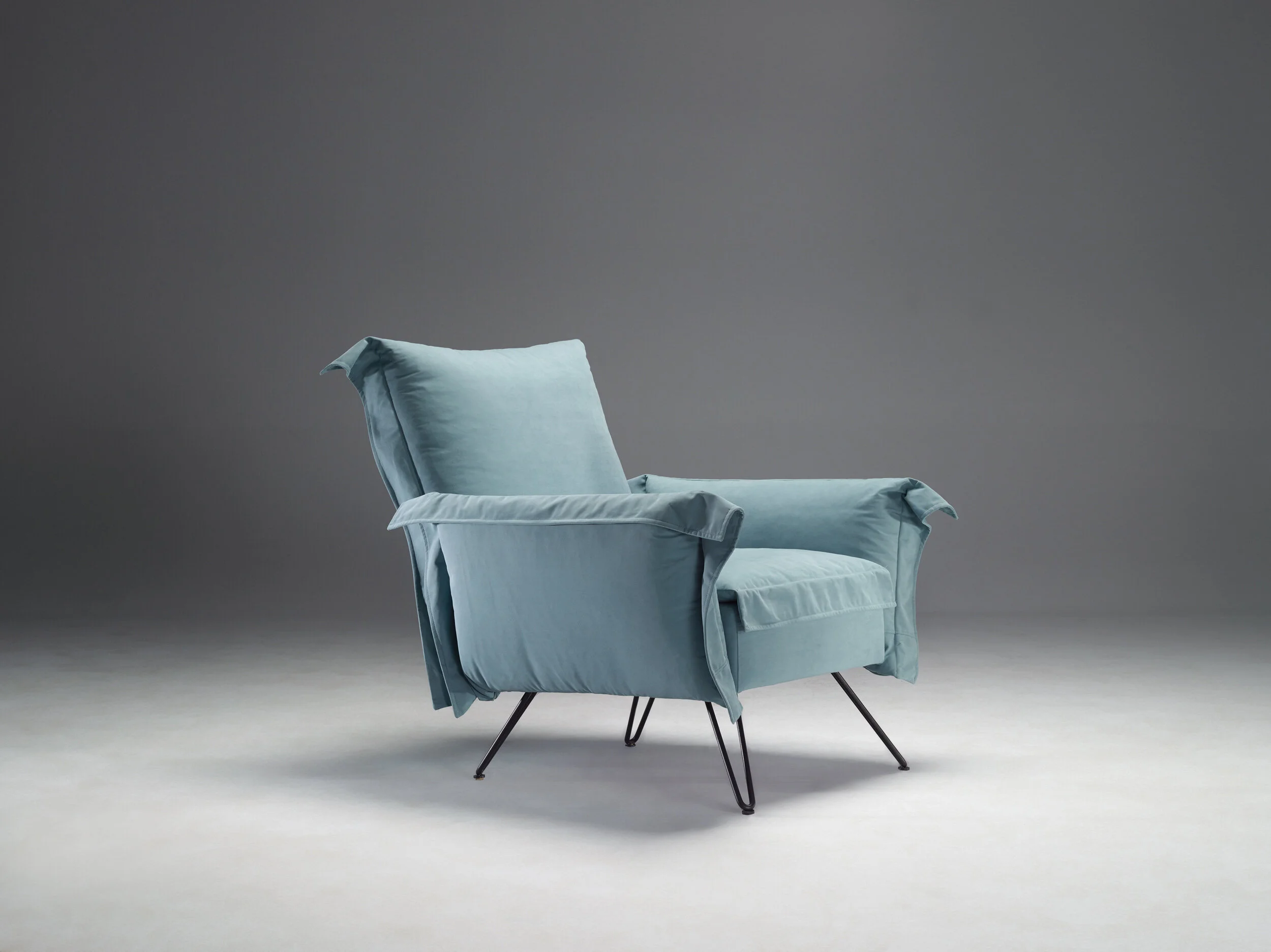 21. armchair PEOPLE [PILLOW] 2.jpg