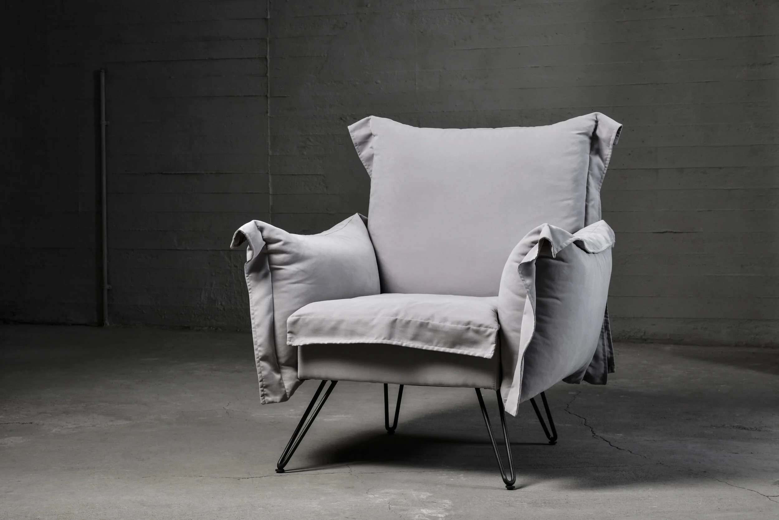 21. armchair PEOPLE [PILLOW] 3.jpg