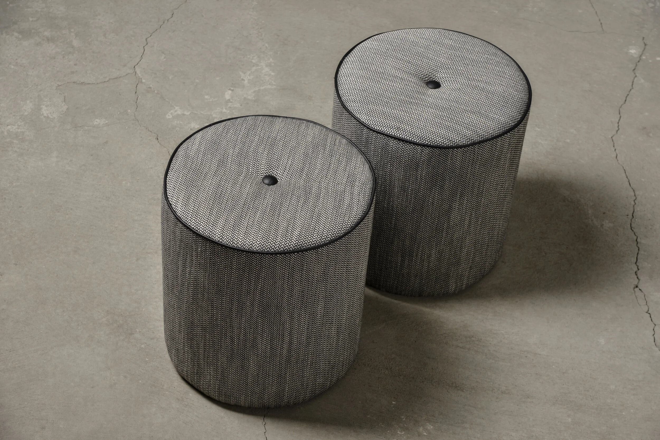 9. low stool BUTTON-R 1.jpg