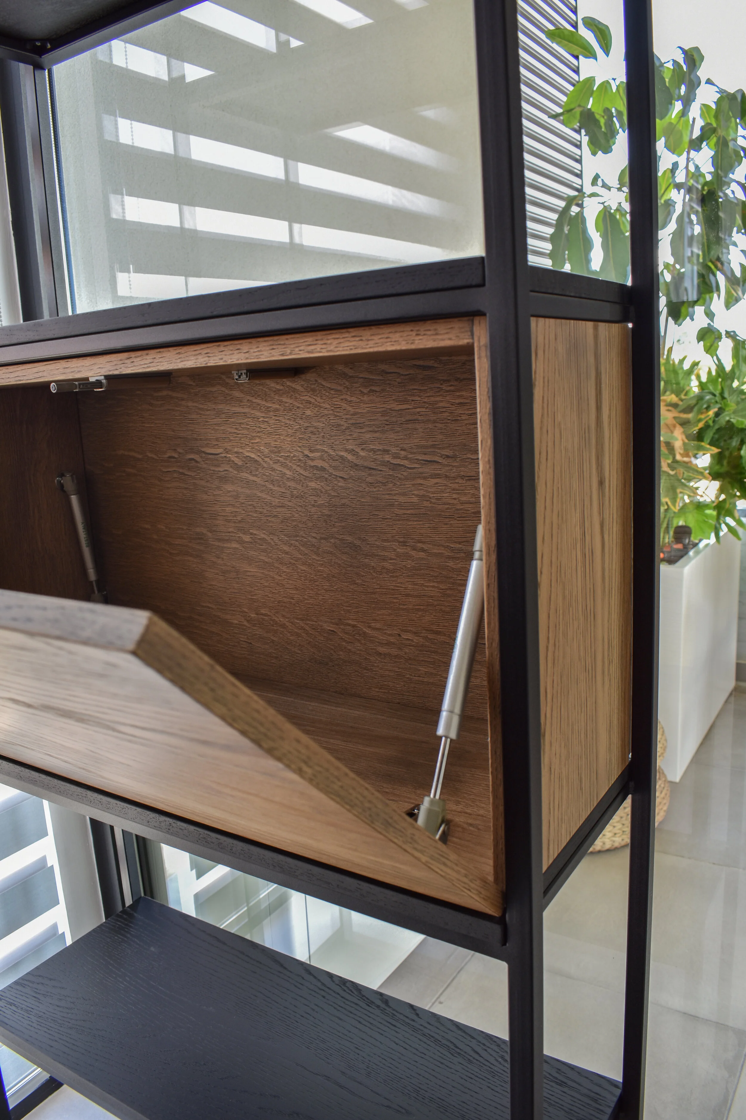 1. bookcase MARVEL [SCALA-ROLL] 3.JPG