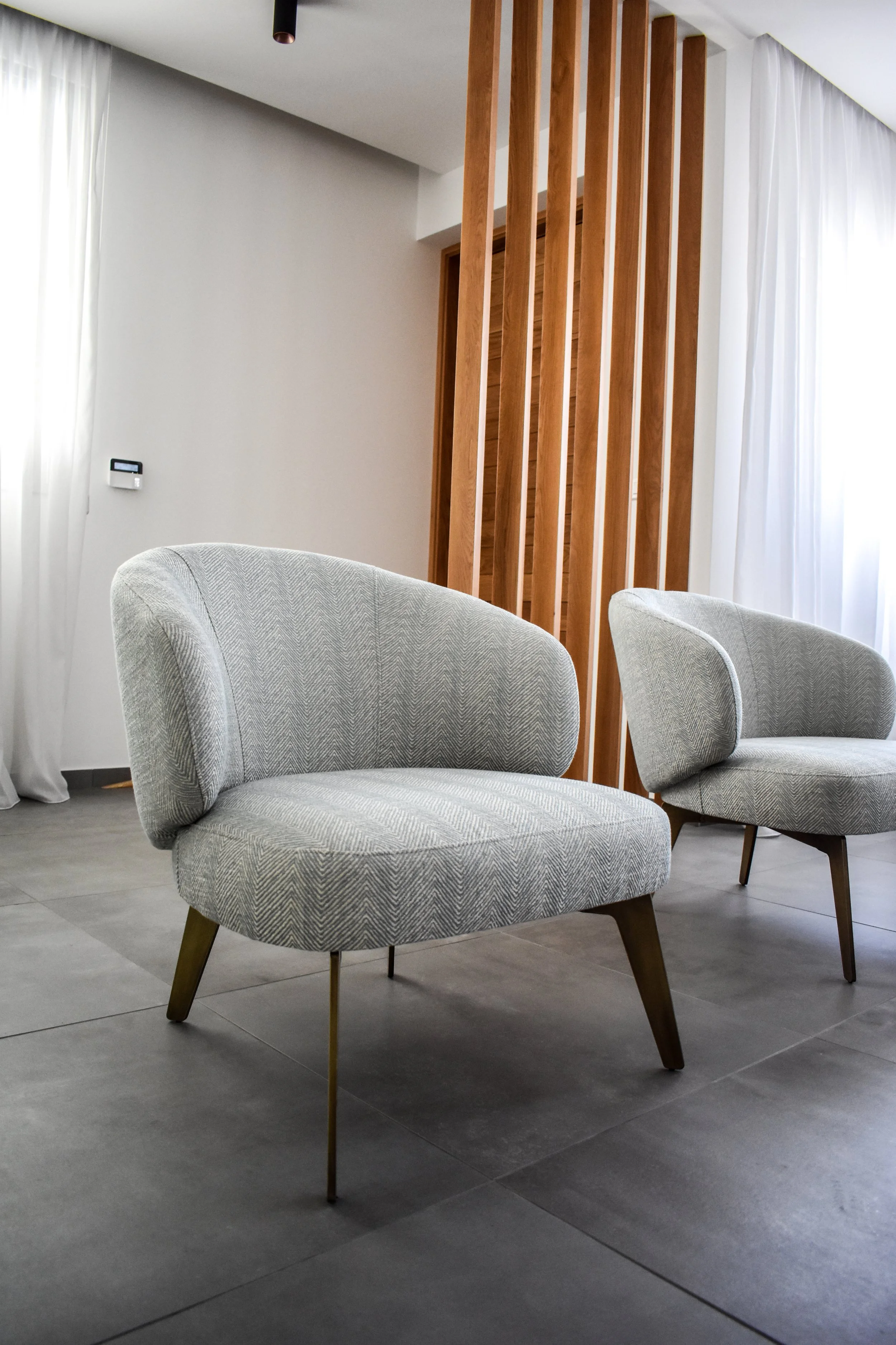 armchair GOLD last 1.JPG