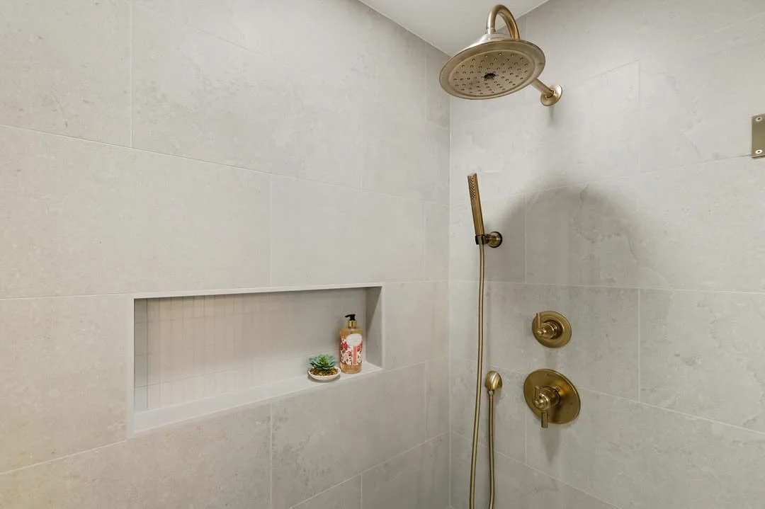 LOONEYS TILE Jack N Jill bathroom1.jpg