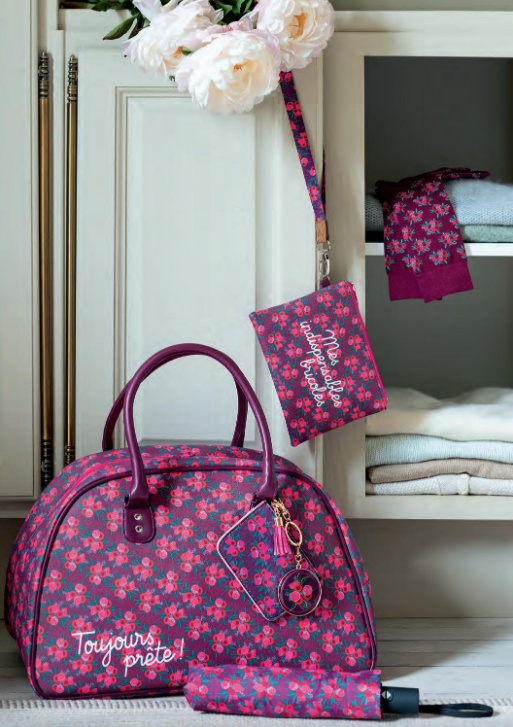 Motif floral exclusif pour objets et accessoires illustrés