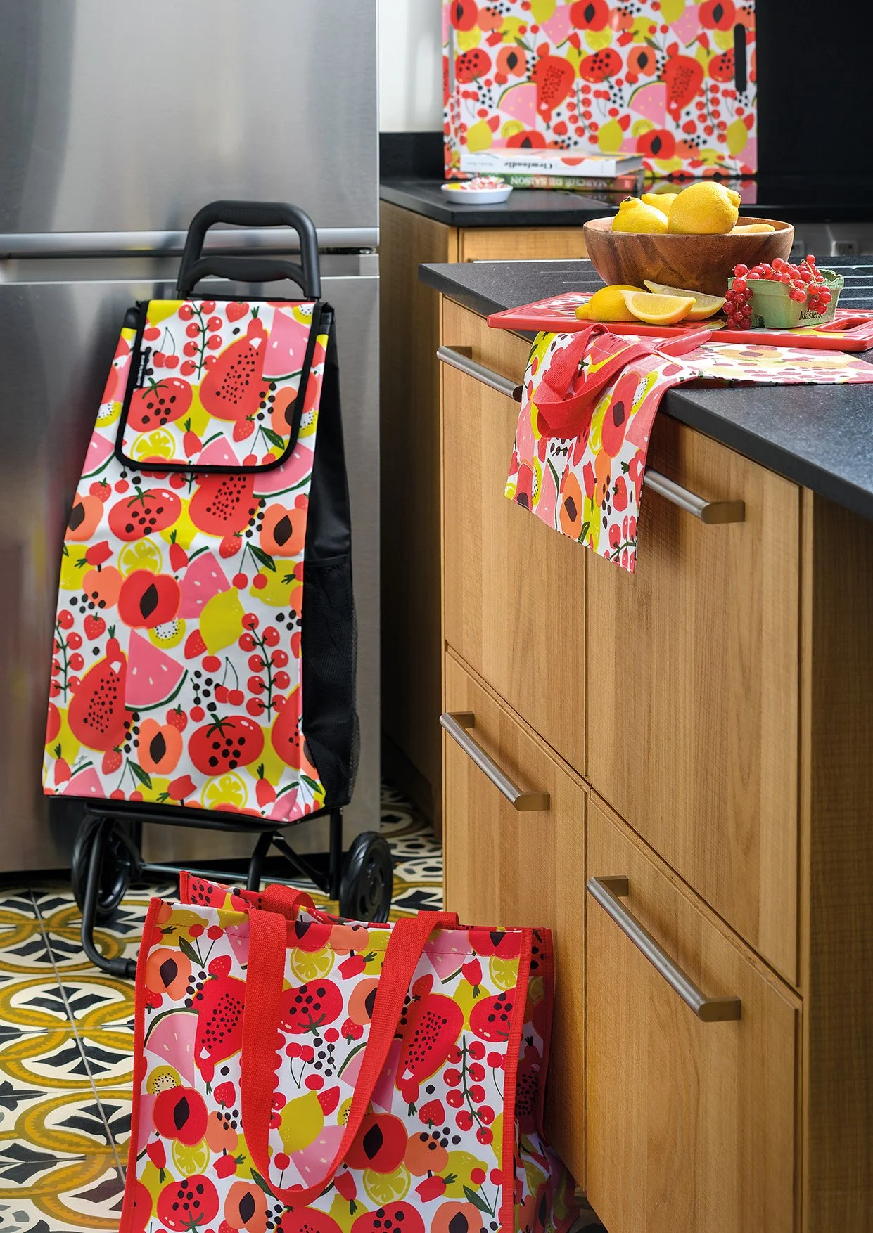 Collection d’objets illustrés pour la cuisine, la maison. Surface pattern designer et illustratrice freelance | Lyon | Paris | France