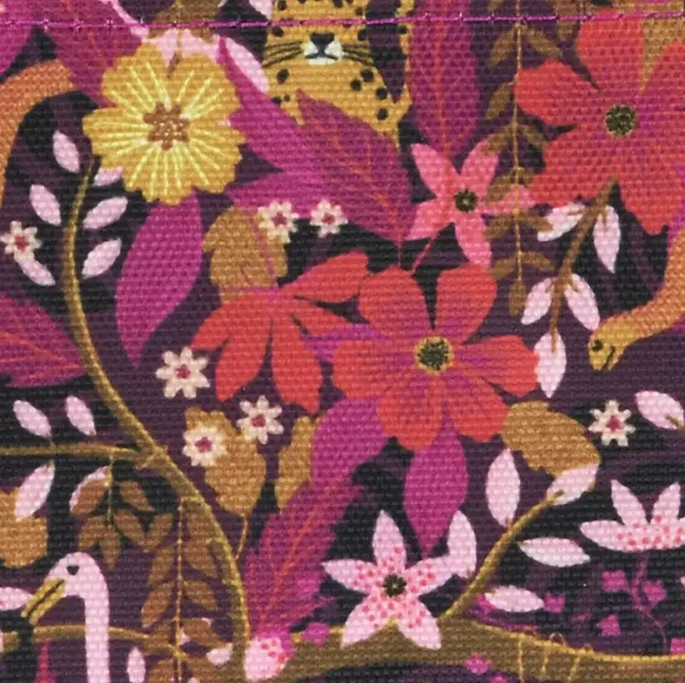 Pochette illustrée jungle violette en édition limitée pour Cabaia