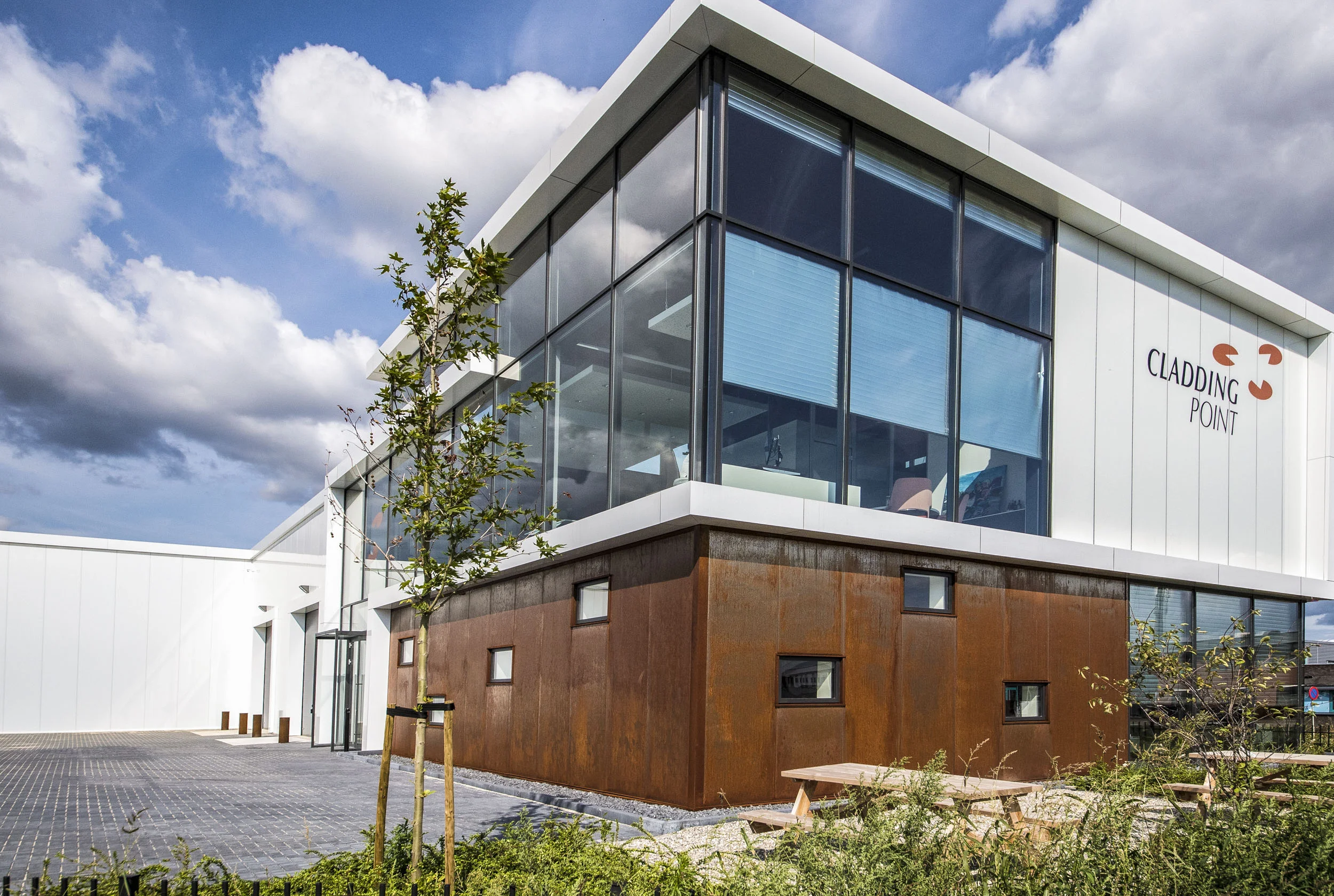 CLADDING POINT IN ELST DÉ SPECIALIST IN SANDWICHPANELEN KOOS VOOR RUTOLUX