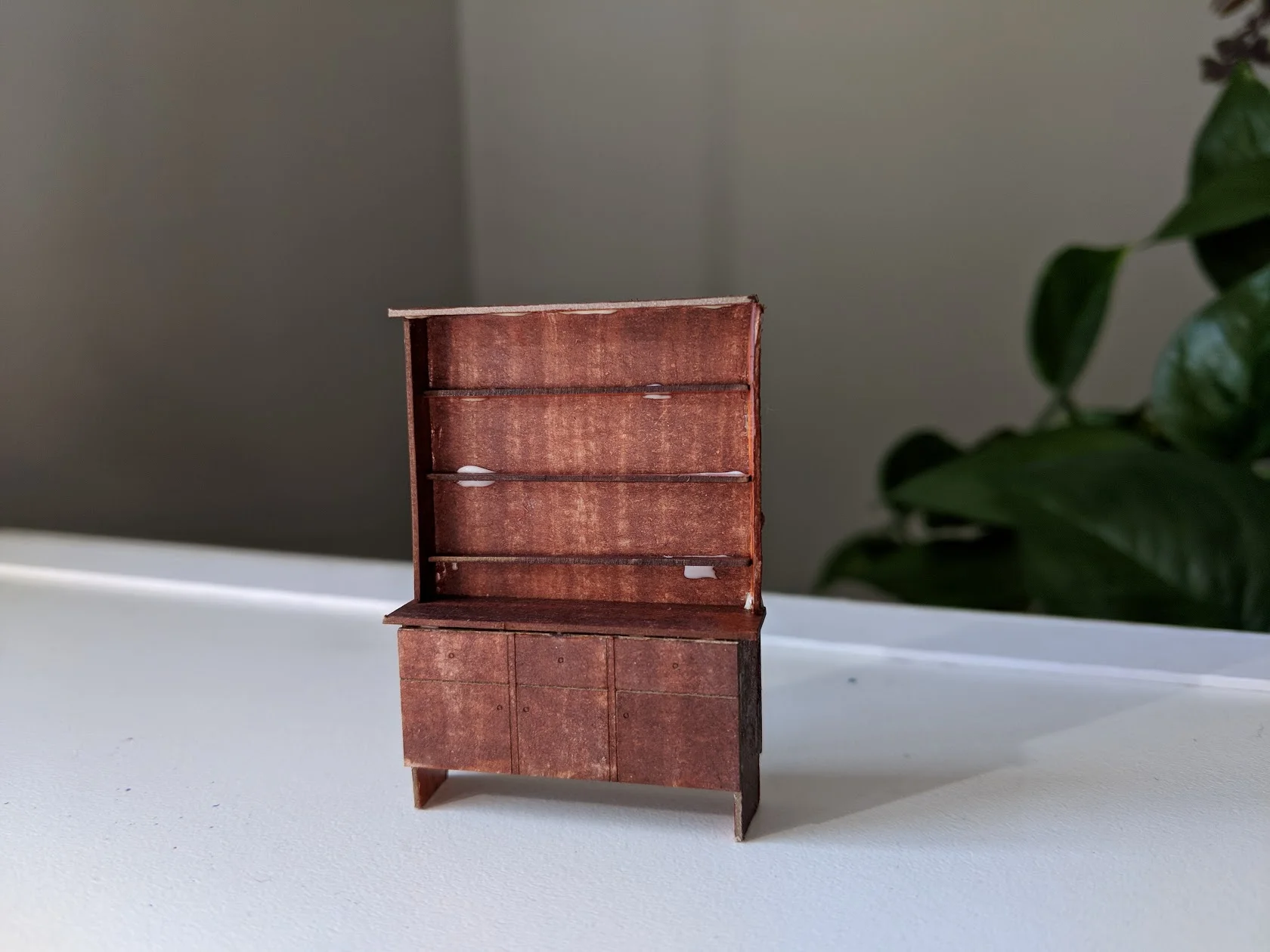 Laser-cut hutch