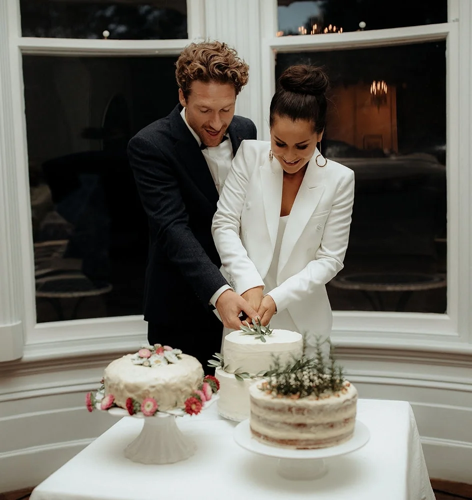 The Only Wedding Cake Recipe You Will Ever Need - White Chocolate Mud Cake 