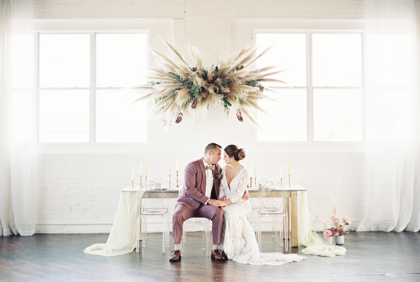 Boho minimalist wedding inspiration from Pennsylvania wedding photographer Mallory McClure at Reading Artworks. Purple an gold accents mixing vintage with modern details.