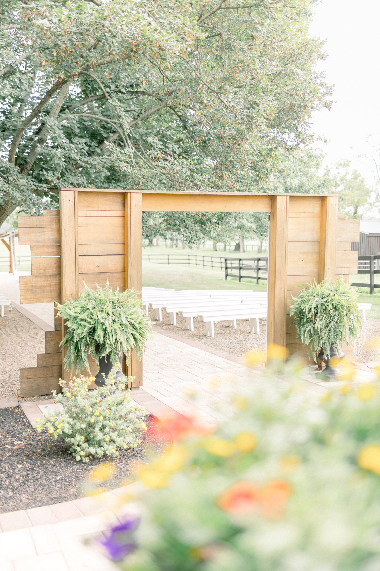 Rustic chic summer wedding at Lakeview farms in Dover, Pennsylvania. With floral design by Blossom Bliss Florals and captured by central pa wedding photographer Lindsay Eileen Photography